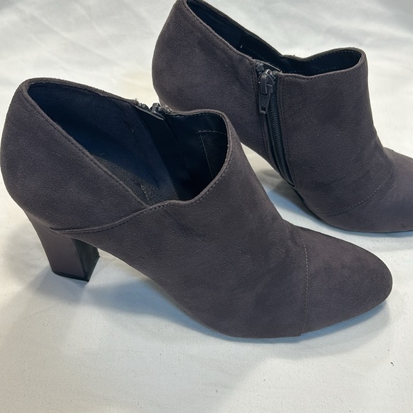 AEROSOLES | WOMEN’S ANKLE BOOTIES | SIZE 9M | SUEDE | TEXTILE UPPER BALANCE - Picture 7 of 10
